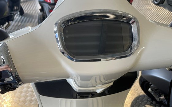 Neufahrzeug Vespa GTS 125 Super Tech - Bild 6