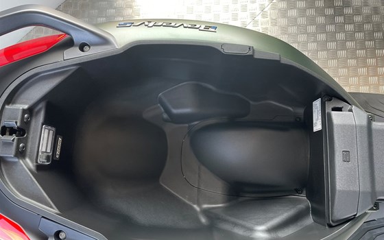 Neufahrzeug Piaggio Beverly 400 S - Bild 3