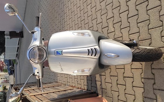 Gebrauchtmotorrad Vespa Primavera 50 - Bild 2 Gebrauchtmotorrad Vespa Primavera 50 - Bild 2