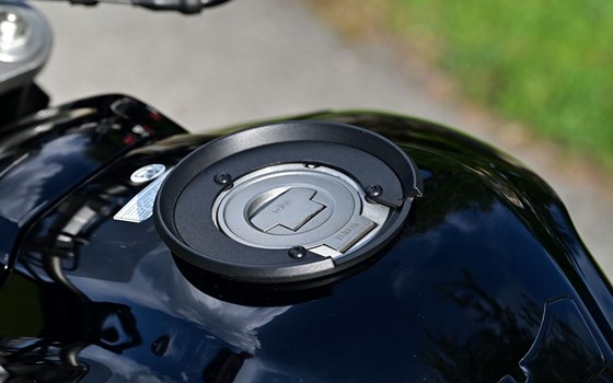 Gebrauchtmotorrad Yamaha FZ1 - Bild 3 Gebrauchtmotorrad Yamaha FZ1 - Bild 3