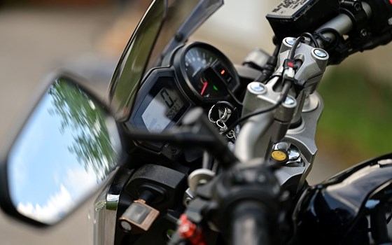 Gebrauchtmotorrad Yamaha FZ1 - Bild 7 Gebrauchtmotorrad Yamaha FZ1 - Bild 7