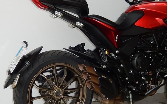 Gebrauchtmotorrad MV Agusta Turismo Veloce 800 Lusso - Bild 10