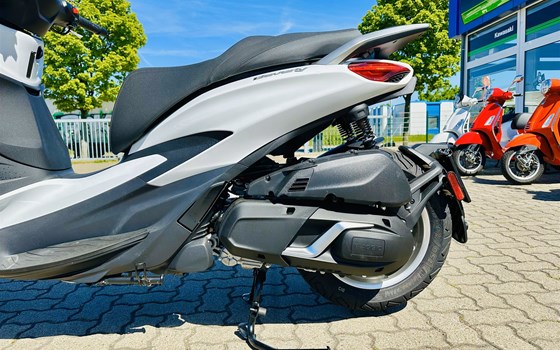 Neufahrzeug Piaggio Beverly 400 - Bild 11