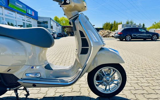 Neufahrzeug Vespa GTS 125 - Bild 12