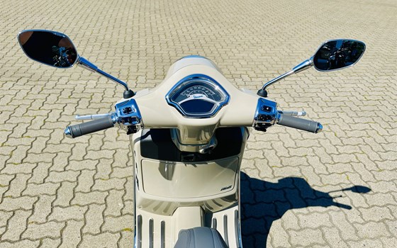 Neufahrzeug Vespa GTS 125 - Bild 13
