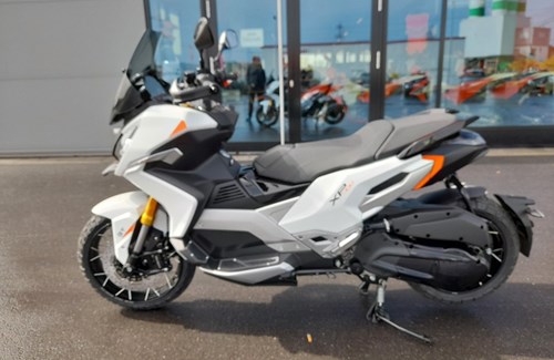 Neumotorrad Peugeot XP 400 GT