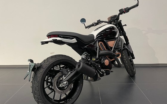 Neufahrzeug Ducati Scrambler 10° Anniversario Rizoma Edition - Bild 3