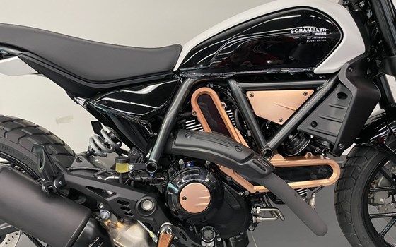 Neufahrzeug Ducati Scrambler 10° Anniversario Rizoma Edition - Bild 7