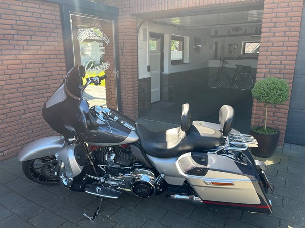 Gebrauchtmotorrad Harley-Davidson CVO Street Glide FLHXSE