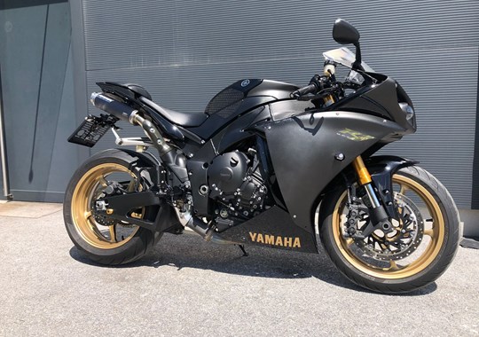 GEBRAUCHTFAHRZEUG Yamaha R1