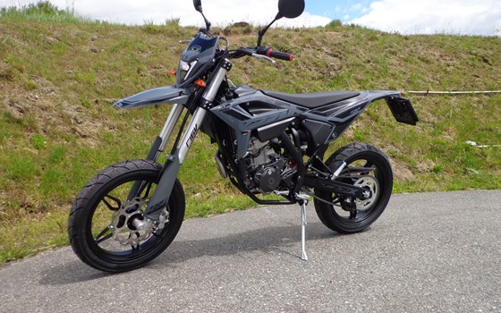 Neufahrzeug Beta RR 125 4T Motard T X special edition - Bild 1