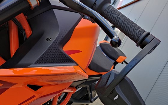 Gebrauchtmotorrad KTM 1390 Super Duke R - Bild 11