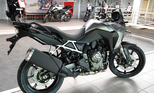 Suzuki V-Strom 800