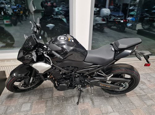 NEUFAHRZEUG Kawasaki Z900
