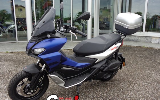 Neufahrzeug Aprilia SR GT ABS 125 - Bild 4 Neufahrzeug Aprilia SR GT ABS 125 - Bild 4