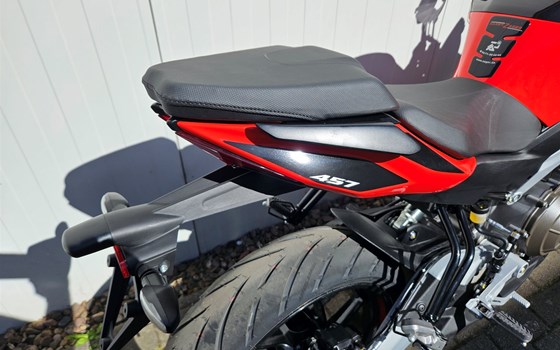 Neufahrzeug Aprilia Tuono 457 - Bild 5