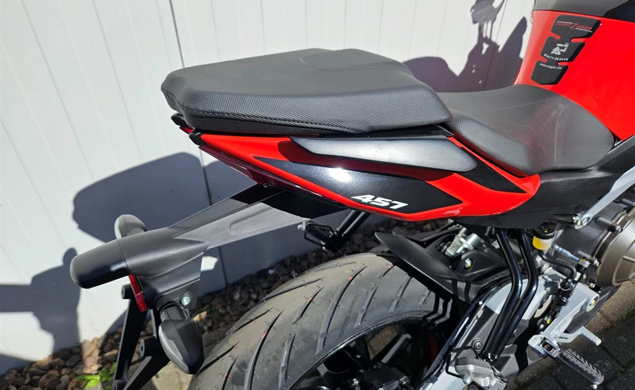 Angebot Aprilia Tuono 457 Bild 5: Angebot Aprilia Tuono 457