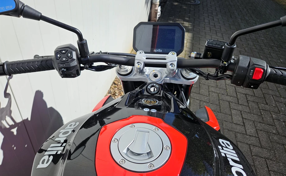 Angebot Aprilia Tuono 457 Bild 7: Angebot Aprilia Tuono 457