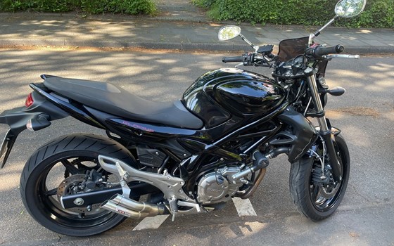 Gebrauchtmotorrad Suzuki SFV 650 Gladius - Bild 1