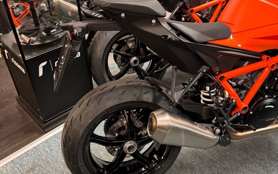 Gebrauchtmotorrad KTM 1390 Super Duke R EVO - Bild 6 Gebrauchtmotorrad KTM 1390 Super Duke R EVO - Bild 6