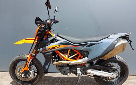 Gebrauchtmotorrad KTM 690 SMC R - Bild 2