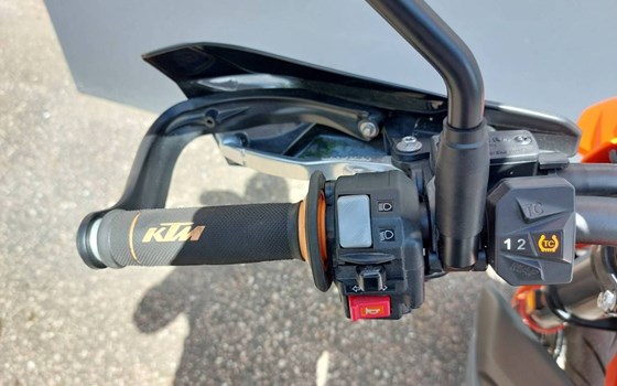 Gebrauchtmotorrad KTM 690 SMC R - Bild 7
