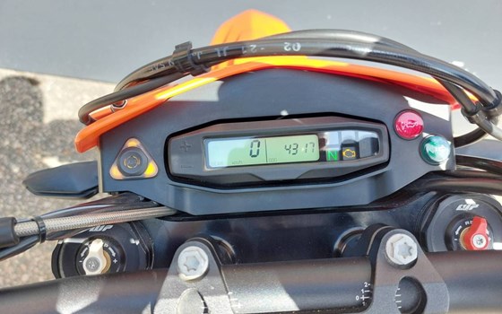 Gebrauchtmotorrad KTM 690 SMC R - Bild 8