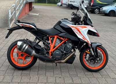 GEBRAUCHTFAHRZEUG KTM 1290 Super Duke GT