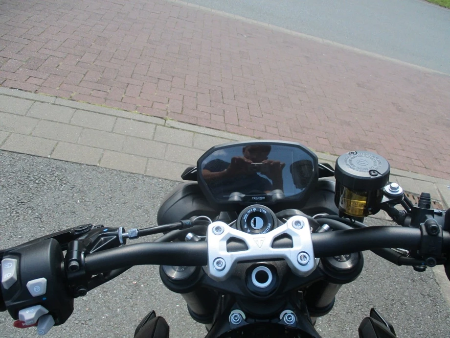 Angebot Triumph Street Triple 765 RS Bild 10: Angebot Triumph Street Triple 765 RS