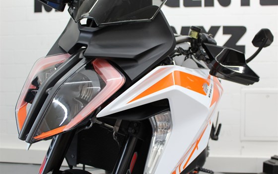 Motorrad Occasion KTM 1290 Super Duke GT - Bild 6