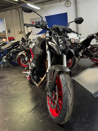 GSX-8S