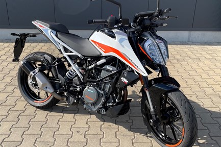 KTM 390 Duke