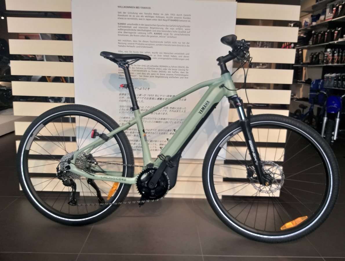 Yamaha CrossCore RC S