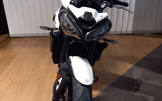 Gebrauchtmotorrad Triumph Street Triple R - Bild 2