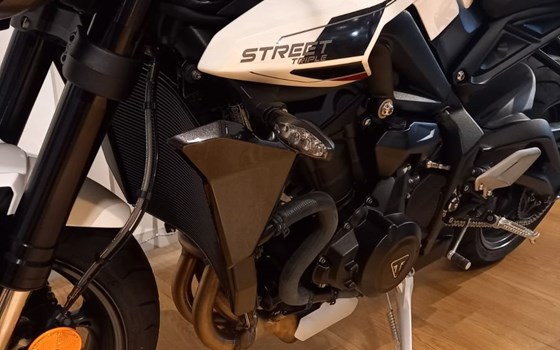 Gebrauchtmotorrad Triumph Street Triple R - Bild 5