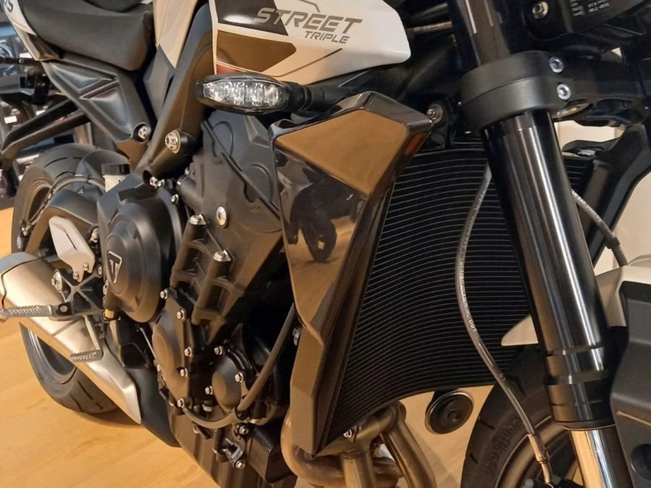 Angebot Triumph Street Triple R Bild 6: Angebot Triumph Street Triple R