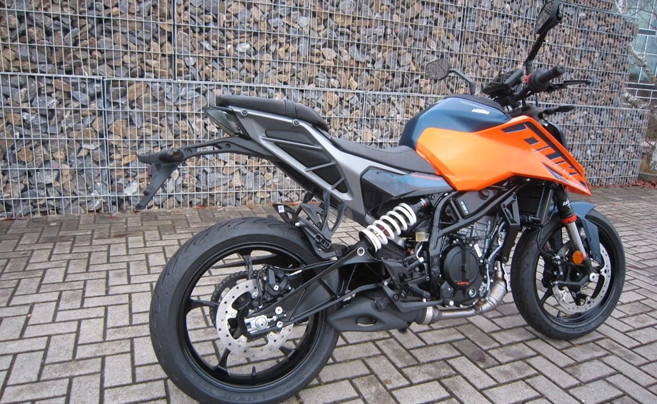 Angebot KTM 125 Duke Bild 14: Angebot KTM 125 Duke
