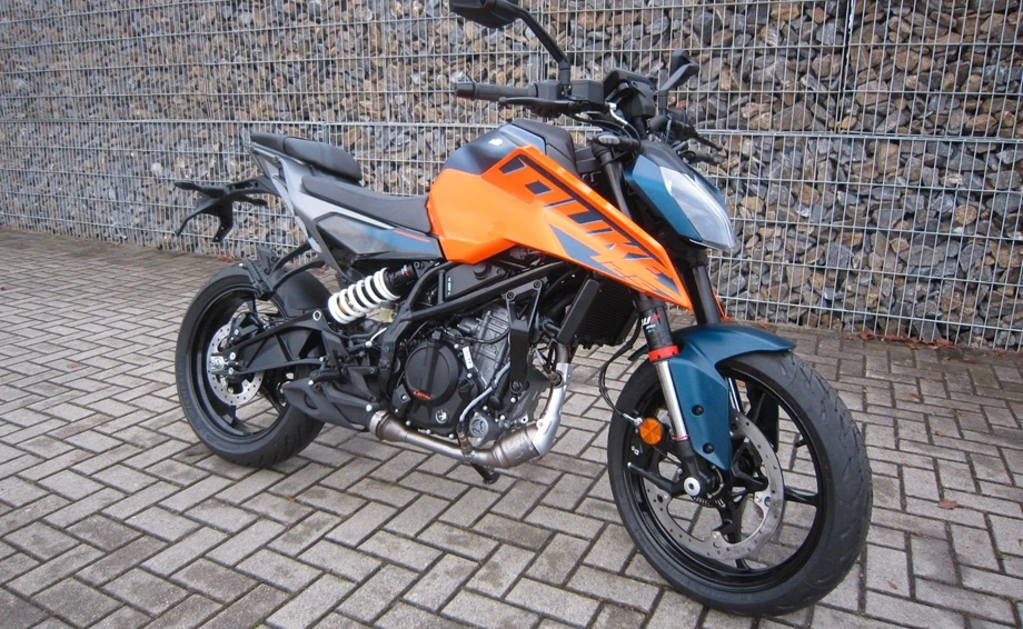 Angebot KTM 125 Duke Bild 8: Angebot KTM 125 Duke