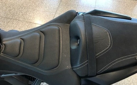 Gebrauchtmotorrad Yamaha MT-09 Y-AMT - Bild 11