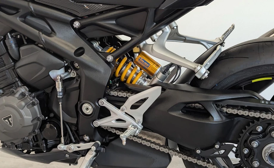 Angebot Triumph Speed Triple 1200 RX Bild 10: Angebot Triumph Speed Triple 1200 RX