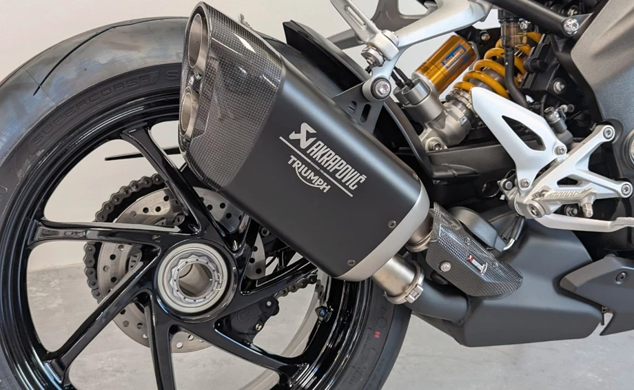 Angebot Triumph Speed Triple 1200 RX Bild 11: Angebot Triumph Speed Triple 1200 RX