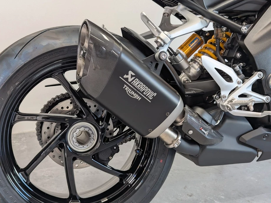 Angebot Triumph Speed Triple 1200 RX Bild 11: Angebot Triumph Speed Triple 1200 RX