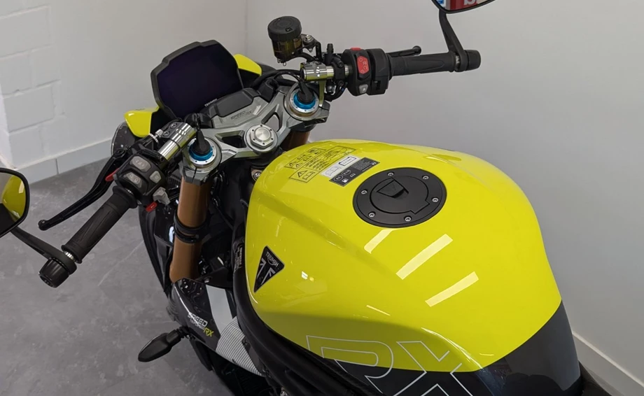 Angebot Triumph Speed Triple 1200 RX Bild 9: Angebot Triumph Speed Triple 1200 RX