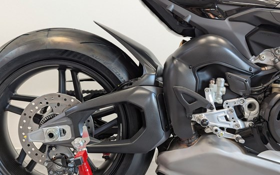 Neufahrzeug Ducati Panigale V4 Tricolore - Bild 12