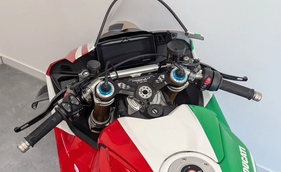 Angebot Ducati Panigale V4 Tricolore Bild 5: Angebot Ducati Panigale V4 Tricolore