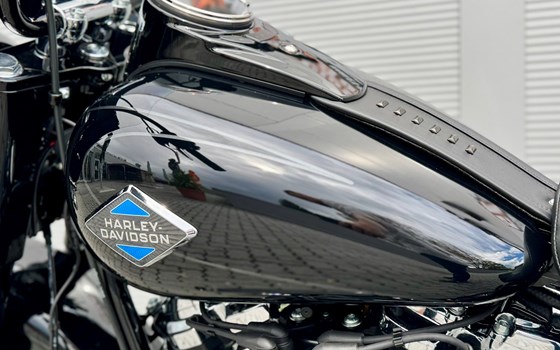 Gebrauchtmotorrad Harley-Davidson Softail Heritage Classic FLHC - Bild 5 Gebrauchtmotorrad Harley-Davidson Softail Heritage Classic FLHC - Bild 5