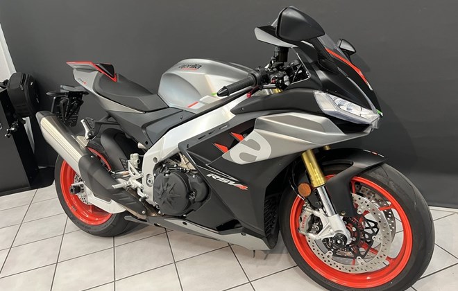 Aprilia RSV4 1100