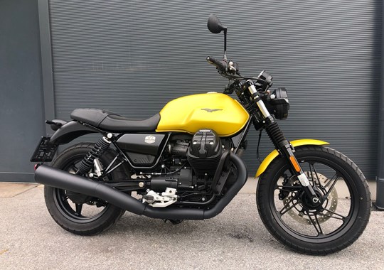 GEBRAUCHTFAHRZEUG Moto Guzzi V7 Stone