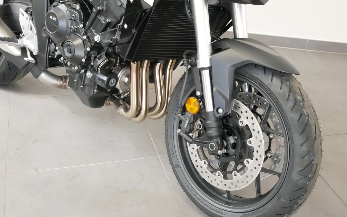 Zum Vergrößern bitte anklicken! Angebot Honda CB1000 Hornet