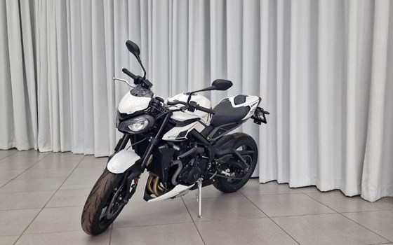 Gebrauchtmotorrad Triumph Street Triple R - Bild 2 Gebrauchtmotorrad Triumph Street Triple R - Bild 2
